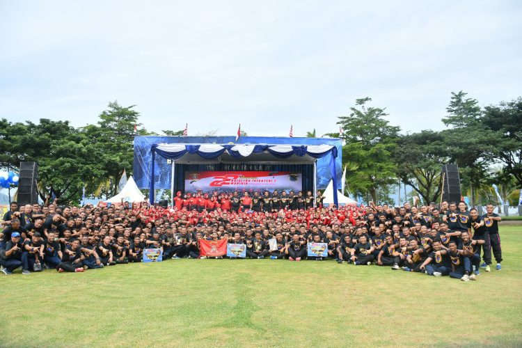 Danbrigif 4 Mar/BS Pimpin Olahraga Bersama Prajurit “Ajabra” Sambut HUT Ke-22 Yonif 7 Mar