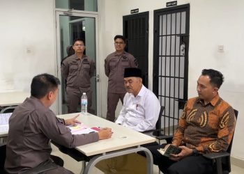 Kejaksaan Negeri Pringsewu Laksanakan Tahap II Perkara Tipikor Dana Hibah LPTQ dengan Tersangka Sekda Pringsewu