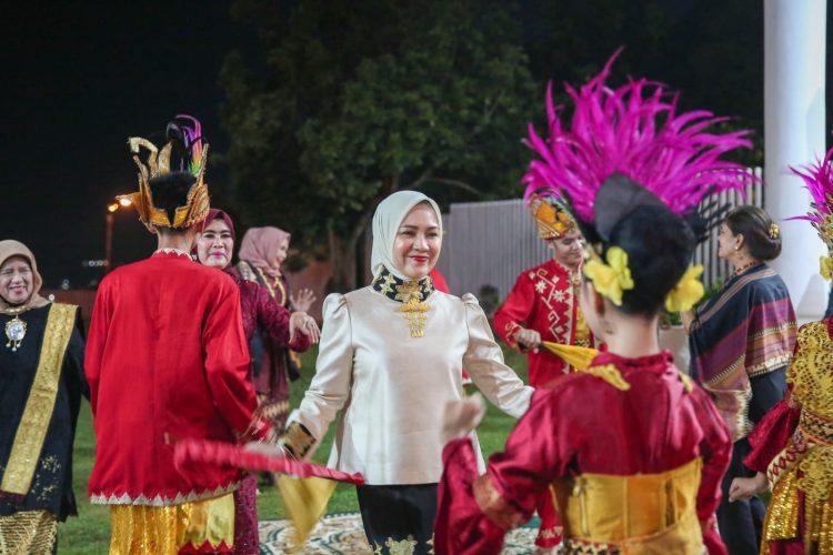 Women’s International Club Terpesona oleh Kreativitas Kerajinan Lampung dalam Kunjungan ke Mahan Agung