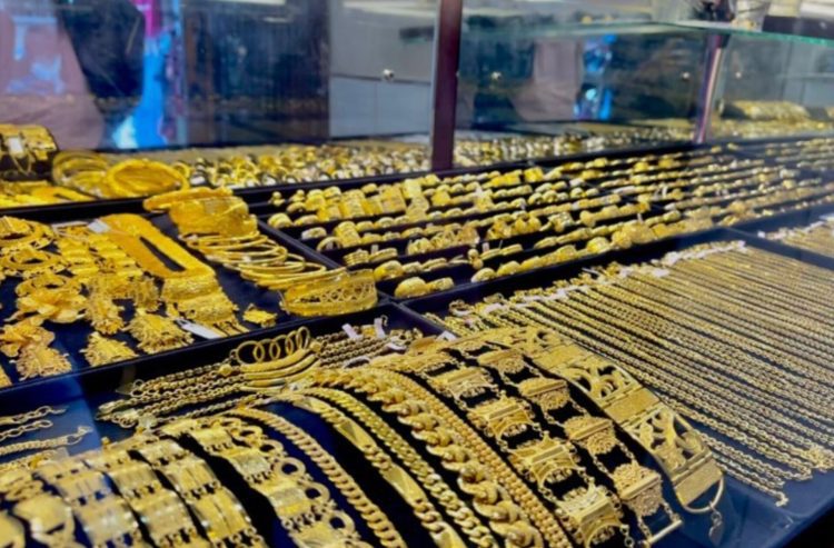 Pasar Emas Bergolak, Harga Tak Stabil: Selisih Beli-Jual Sentuh Rp60.000 per Gram