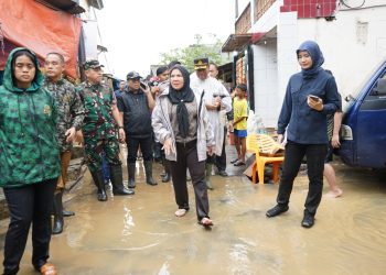 Drainase Tertutup di Area Pelindo, Wali Kota Eva Dwiana Tinjau Lokasi Banjir di Panjang