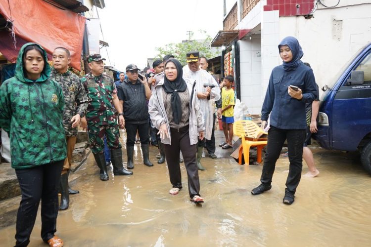 Drainase Tertutup di Area Pelindo, Wali Kota Eva Dwiana Tinjau Lokasi Banjir di Panjang