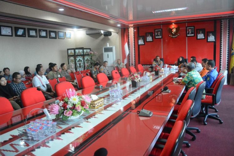 Wali Kota Eva Dwiana Siap Berdialog dengan Pendemo, Aksi Bubar Sebelum Pertemuan Terjadi