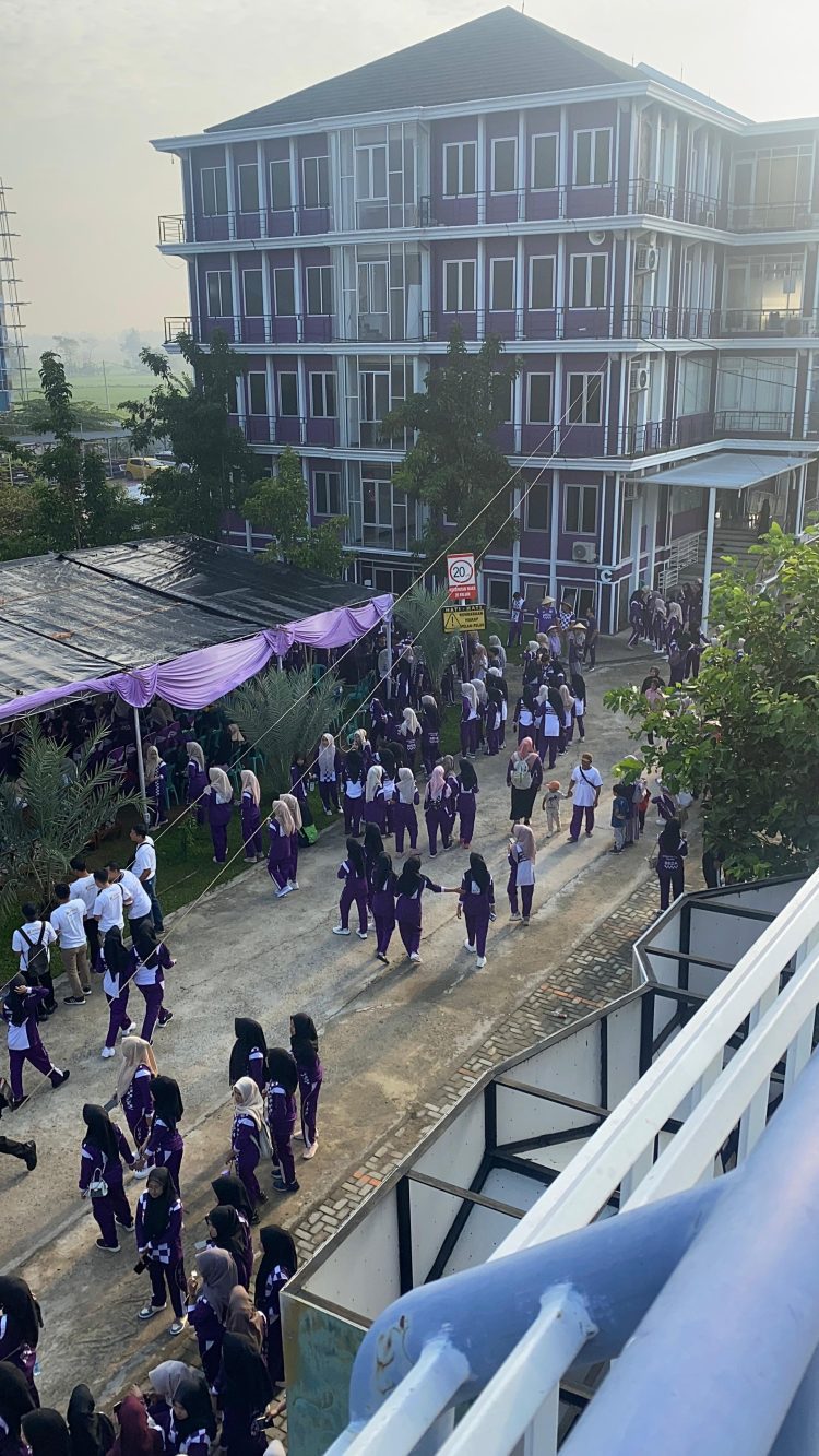 Jalan Sehat dan Hadiah Kambing Meriahkan Milad ke-6 Universitas Aisyah Pringsewu