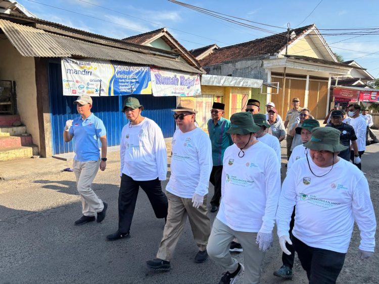 Tanggamus Nyatakan Perang Terhadap Sampah Plastik di Hari Lingkungan Hidup Sedunia 2025