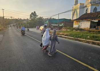 Polres Pesawaran Amankan Jalannya Sholat Idul Adha 1446 H di Jalinbar Gedong Tataan