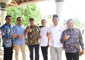 Putri Zulkifli Hasan Salurkan 198 Ton Benih Padi untuk Petani Tanggamus, Dorong Kemandirian Pangan