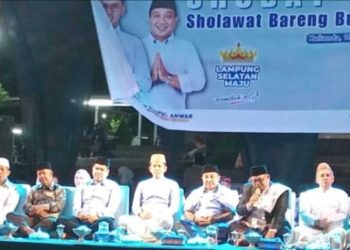 Ribuan Warga Lampung Selatan Larut dalam Sholawat Bareng Bupati di Malam Penuh Berkah