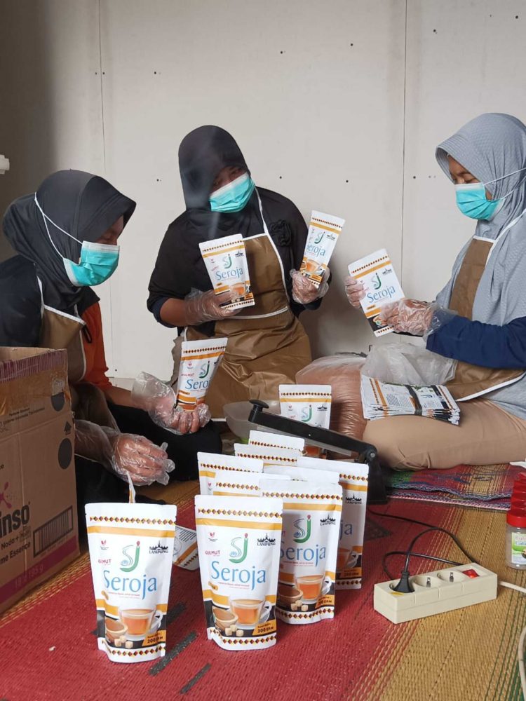 Seroja SJ Tanggamus Tumbuh Lewat KUR dan QRIS BRI, Gula Semut Jadi Produk Unggulan Lokal