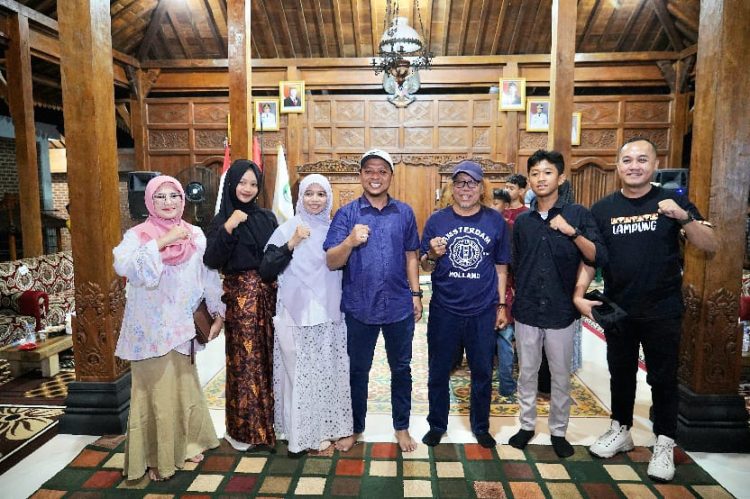 “Duel” Puisi Bupati & Paus Sastra Lampung Gema Semangat Kebangsaan