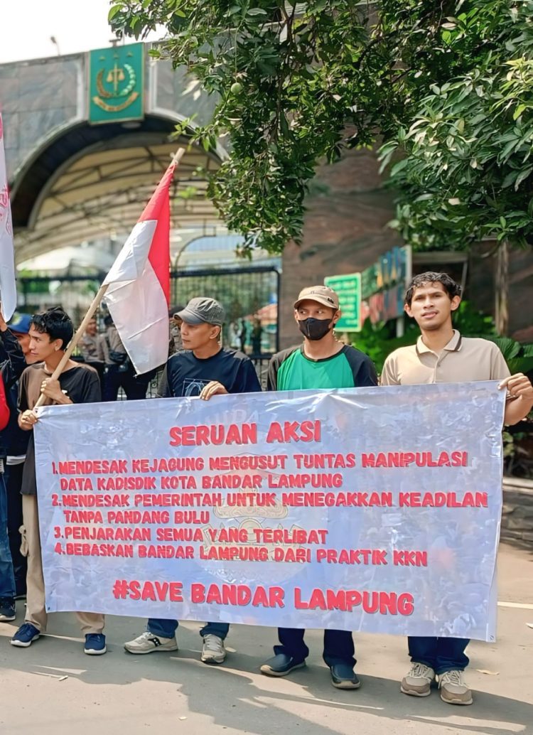 FML Kepung Kejagung, Tuntut Usut Dugaan Manipulasi Data Kadisdik Bandar Lampung