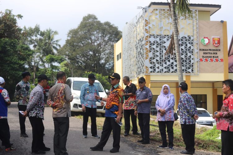Sekda Lampung Barat Tinjau Kesiapan Peresmian Pasar Tematik Wisata Jelajah Danau Ranau, Destinasi Unik di Sumatera