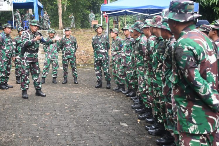 Tingkatkan Kesiapan Tempur, Prajurit Lanal Lampung Mantapkan Skill Menembak