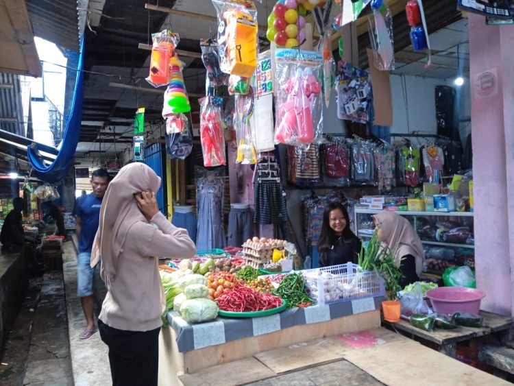 Harga Cabai dan Bawang Meroket, Petani Panen Dini Akibat Hujan Deras