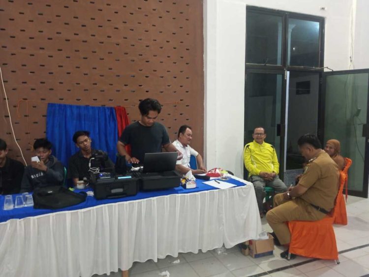 Disdukcapil Pesawaran Genjot Perekaman E-KTP di Hanura, 300 Warga Terlayani Hingga Malam