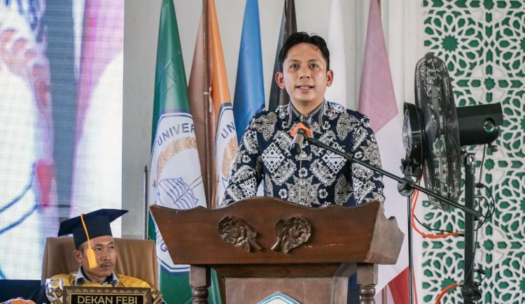 Wisuda Perdana Universitas Islam An Nur: 1.800 Lulusan Resmi Diwisuda, Bupati Hadiahkan Perbaikan Jalan Rp11 Miliar