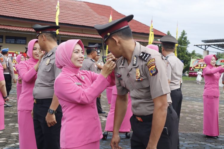 Kapolres Lampung Selatan Pimpin Upacara Kenaikan Pangkat, 38 Personel Terima Penghargaan atas Dedikasi