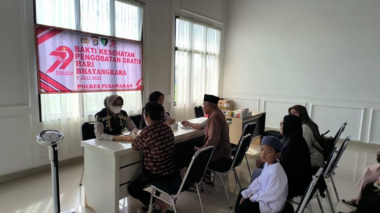 Bakti Kesehatan Hari Bhayangkara ke-79: Polres Pesawaran Jangkau Puluhan Warga Lewat Pengobatan Gratis