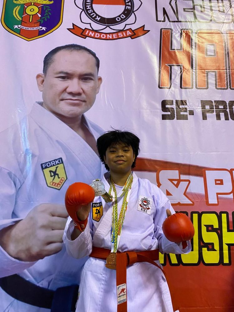 Arum Kinantia Ramadhani: Srikandi Muda Lampung yang Bersinar di Dunia Karate