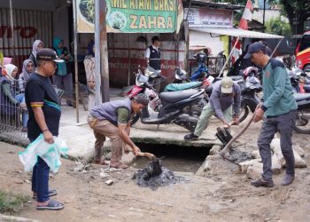 Walikota Bandar Lampung Bongkar Sejumlah Saluran Drainase Di Kecamatan Panjang
