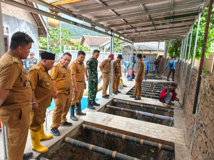Pemkot Tertibkan 10 Bangunan Liar di Atas Sungai Demi Cegah Banjir