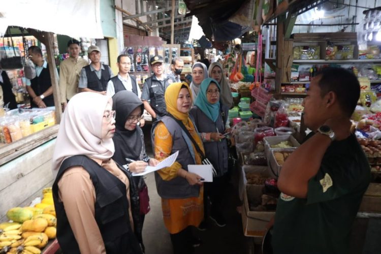Jelang Lebaran, TPID dan Wali Kota Eva Dwiana Sidak Pasar Pastikan Harga dan Stok Aman