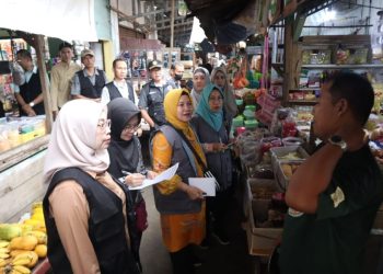 Jelang Lebaran, TPID dan Wali Kota Eva Dwiana Sidak Pasar Pastikan Harga dan Stok Aman