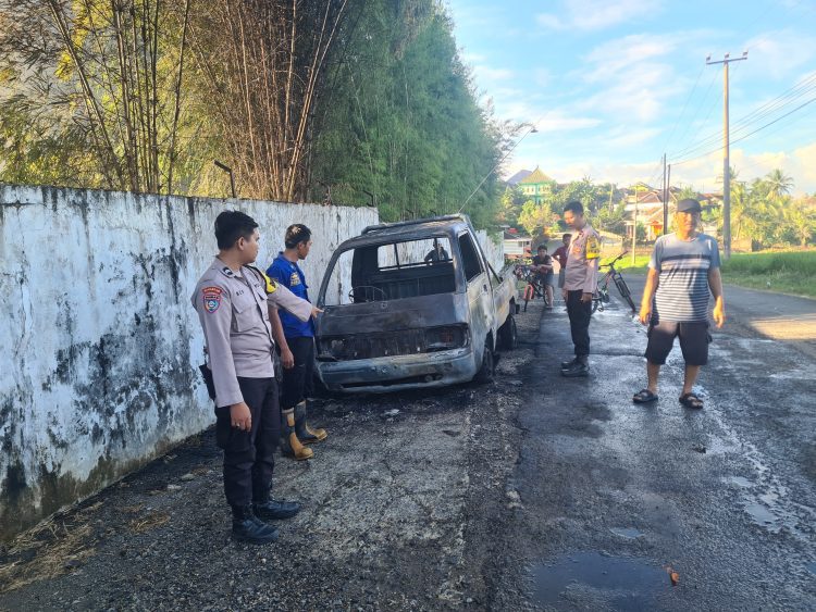 Misteri Mobil Pick Up Terbakar di Pringsewu, Pemilik Belum Diketahui