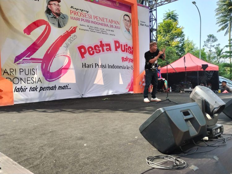Andria C. Tamsin: Ketika Puisi Menjadi Jalan Hidup