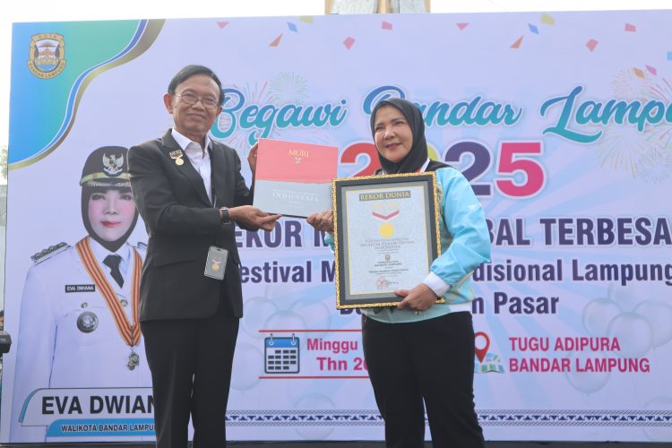 Bandar Lampung Pecahkan Rekor Dunia Sekubal Terpanjang, Rayakan HUT ke-343 dengan Cita Rasa Budaya