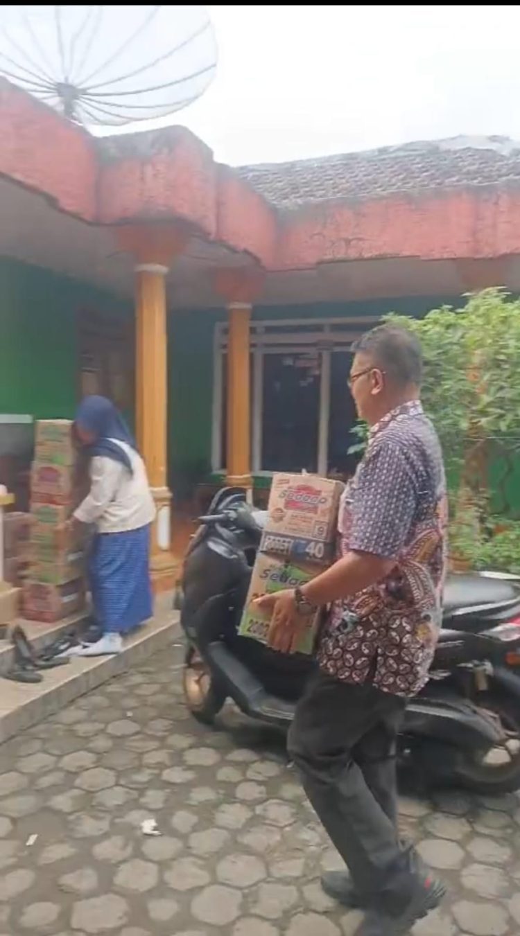 Peduli Korban Banjir, Bank Syariah Tanggamus Salurkan Bantuan ke Wonosobo dan BNS