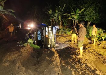Jalan Rusak Sanggi-Suoh Tak Kunjung Diperbaiki, Warga: “Emas Diangkut, Kami Ditinggal”