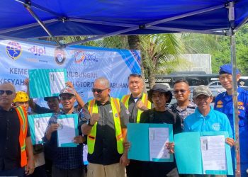 KSOP Kelas I Panjang Bagikan E-Pas Kecil di Dermaga Ketapang, Dorong Legalitas dan Keselamatan Kapal Wisata