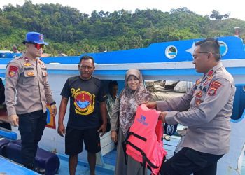 Pastikan Perairan Aman, Sat Polairud Pesawaran Gencar Sosialisasi Keselamatan Berlayar