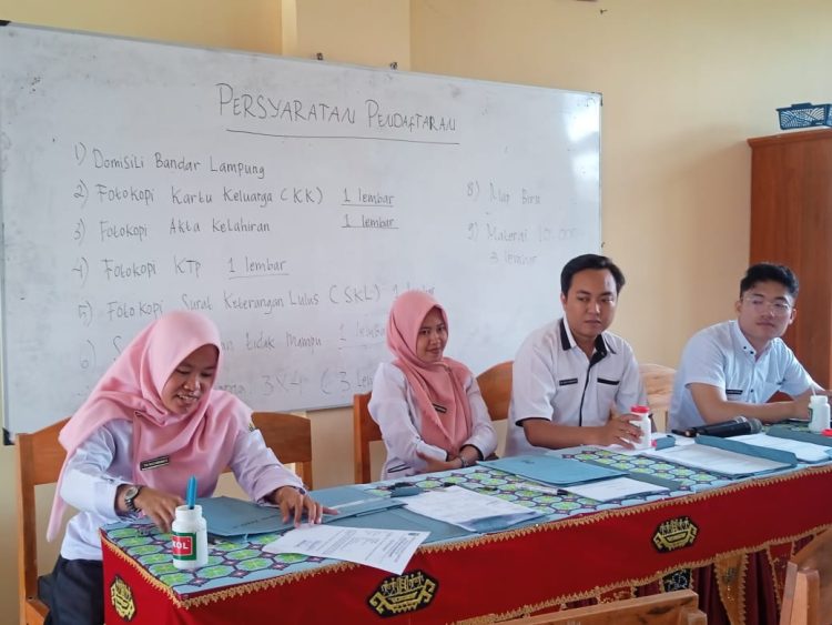 Sekolah Gratis Siger Diserbu! Orang Tua Buru-Buru Daftar, Tinggalkan Sekolah Swasta