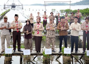 Tanam 1.000 Bibit Mangrove, Langkah Nyata Rawat Bumi dari Pesisir Pesawaran