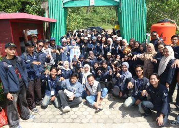 Sinergi UBL dan Pemkab Pesawaran: Mahasiswa Tanam Mangrove, Jaga Pesisir untuk Lampung Berkelanjutan