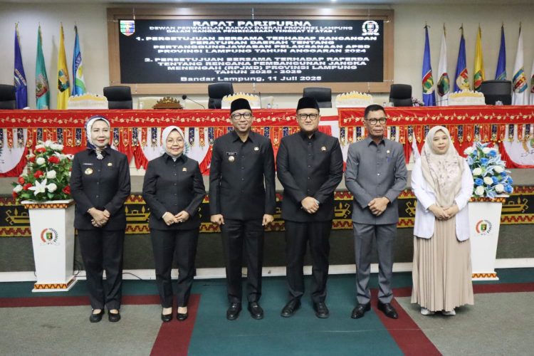 Pembangunan Lampung Lima Tahun ke Depan Dimulai! Raperda APBD 2024 dan RPJMD 2025–2029 Resmi Disepakati