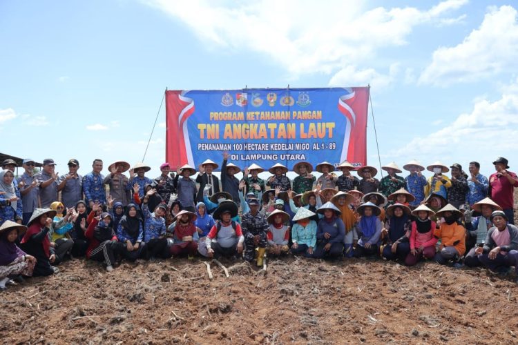 Kapolres Lampung Utara Tanam Kedelai Bareng TNI-AL, Dukung Ketahanan Pangan dan Program Gizi Masyarakat