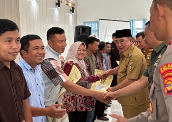 Pemkab Tanggamus Serahkan AHU ke 20 Koperasi Merah Putih, Perkuat Legalitas Ekonomi Desa