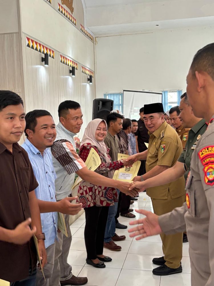 Pemkab Tanggamus Serahkan AHU ke 20 Koperasi Merah Putih, Perkuat Legalitas Ekonomi Desa