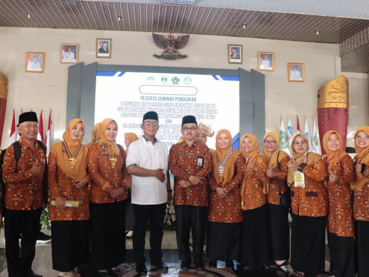 Bupati Ardito Hadiri Seminar & Silaturahmi Akbar Guru PAI se-Lampung Tengah: Pendidikan Agama Pilar Karakter Bangsa