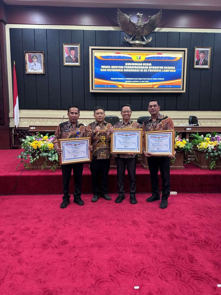 Kabupaten Pesawaran Raih Penghargaan Pelayanan Publik, Tiga Unit Layanan Diganjar Predikat Sangat Baik