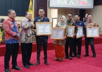 Disdukcapil dan RSUD Bob Bazar Lampung Selatan Raih Penghargaan “Sangat Baik” dari KemenPAN-RB
