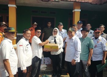 Turun Langsung! Bupati Tanggamus Tinjau Lokasi Banjir dan Salurkan Bantuan ke Warga Terdampak