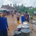 Sinergi Polsek Semaka, PDAM Way Agung, dan Uspikan: Salurkan Air Bersih untuk Warga Terdampak Banjir