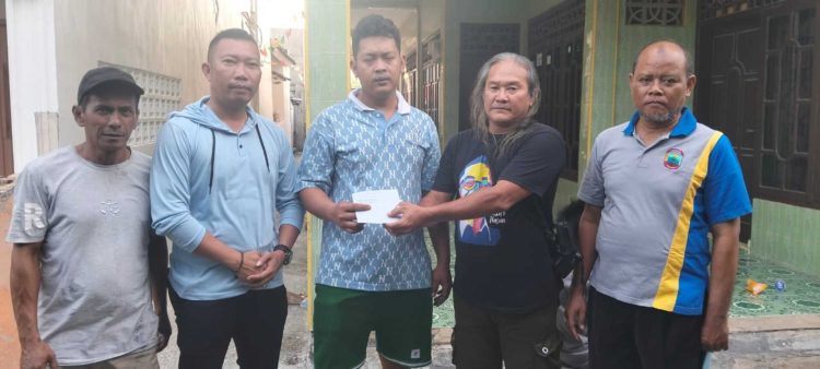 Ketua DPW PAN Lampung H.M. Hazizi & Bela Jayanti Tunjukkan Kepedulian untuk Korban Kebakaran di Kalianda