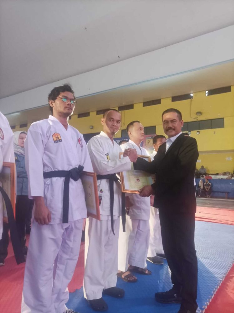Ketua FORKI Lampung Utara Raih DAN II Kehormatan Lemkari, Bukti Dedikasi di Dunia Karate