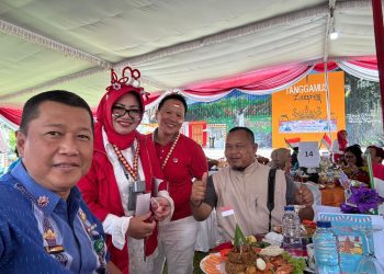 Ketua TP-PKK Tanggamus Buka Lomba Masak Nasi Goreng Meriahkan HUT RI ke-80 di Way Lalaan