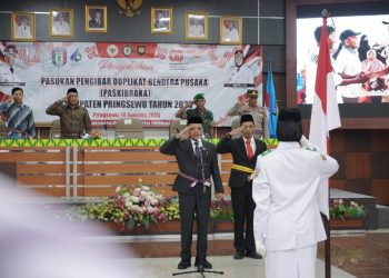 Bupati Pringsewu Kukuhkan Anggota Paskibraka 2025